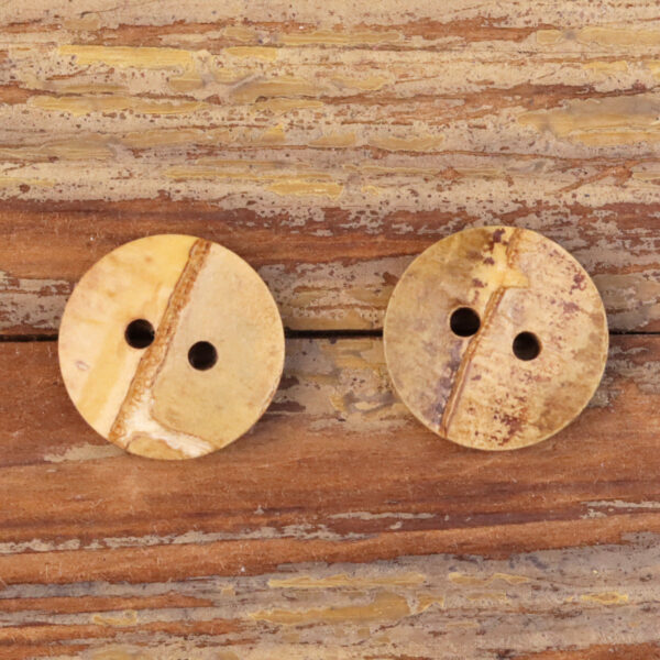 18-40L Natural Bamboo Two-Hole Buttons 30 Pack (6 Sizes) - Image 2