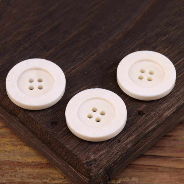 15-25mm Flat Wide-Edged 4 Hole Genuine Bovine Bone Buttons 20 Pack - Image 4