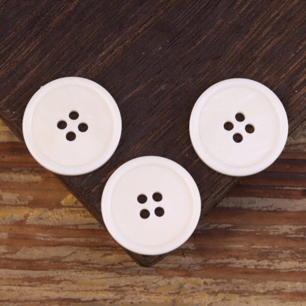 15-25mm Flat Wide-Edged 4 Hole Genuine Bovine Bone Buttons 20 Pack - Image 3
