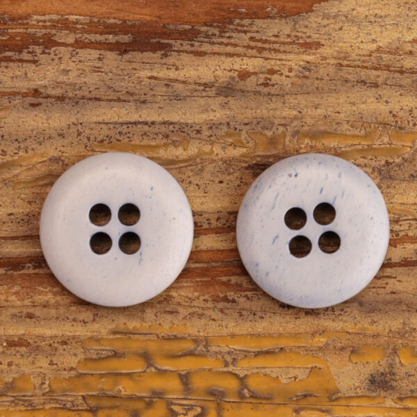 11.5mm/15mm Retro American Round-Edged Bovine Bone Buttons 12pcs - Image 2
