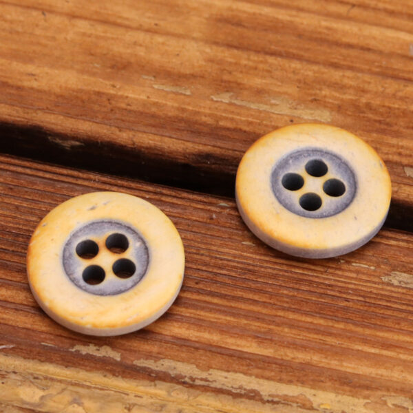 11.5mm/15mm Retro American Round-Edged Bovine Bone Buttons 12pcs - Image 3