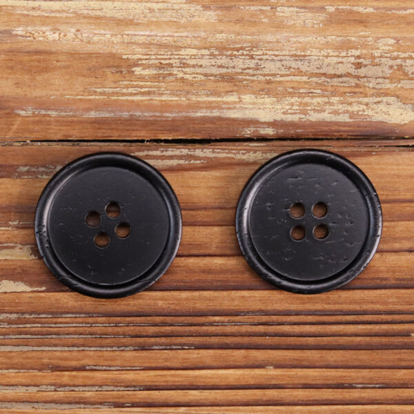18-40L Bovine Bone Black Painted Round-Edged Four-Hole Buttons 12pcs - Image 3