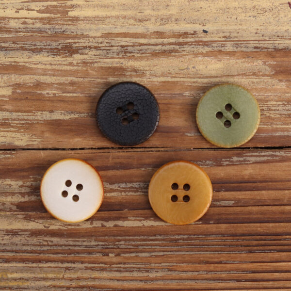 Cracked Natural Fruit Buttons Black Green White Ginger Yellow 100 Pack - Image 3