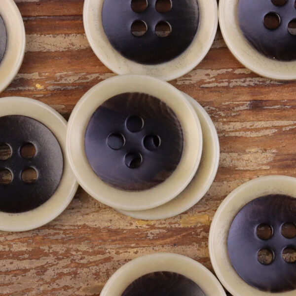Two-Tone Natural Palm Fruit Shell Four-Hole Buttons 30 Pack (3 Colors) - Image 4