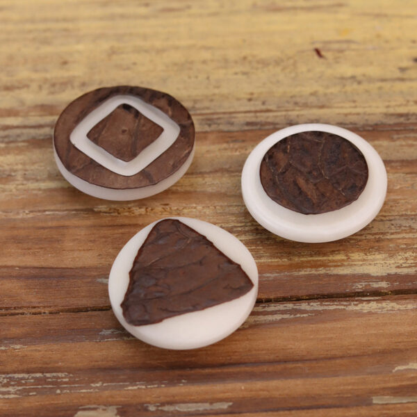 Natural Bark White Wood Grain Corozo Button 20 Pack(4 Sizes) - Image 3