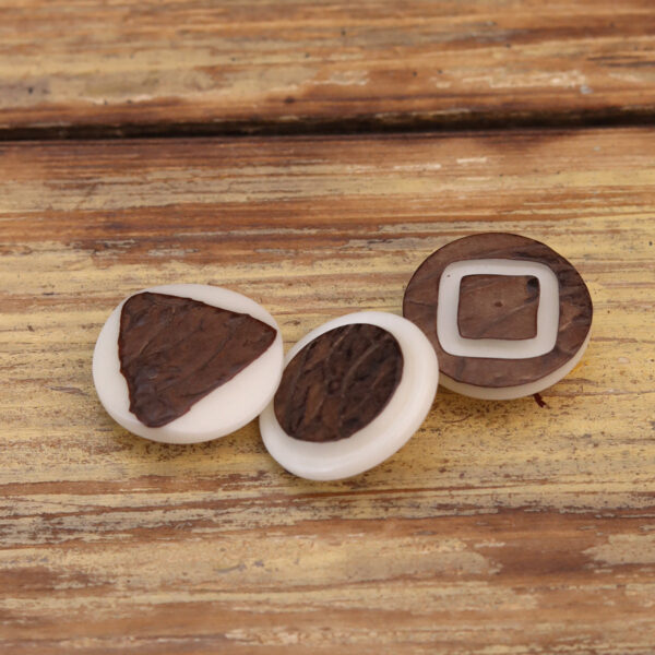 Natural Bark White Wood Grain Corozo Button 20 Pack(4 Sizes) - Image 2