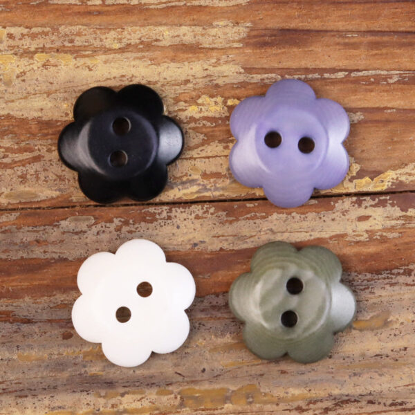 Flower-Shaped Eco-Friendly Corozo Buttons For Kids' Clothing 20 Pack