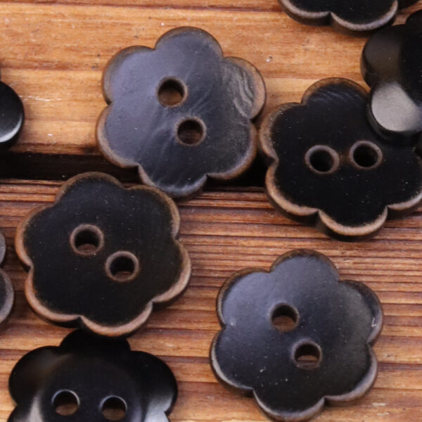 Flower-Shaped Eco-Friendly Corozo Buttons For Kids' Clothing 20 Pack
