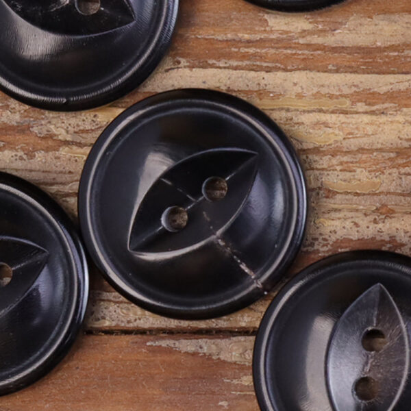 11.5-25mm Burnished Black Coffee Fish-Eye Horn Buttons 30 Pack - Image 5