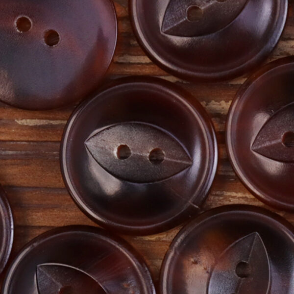 11.5-25mm Burnished Black Coffee Fish-Eye Horn Buttons 30 Pack - Image 8