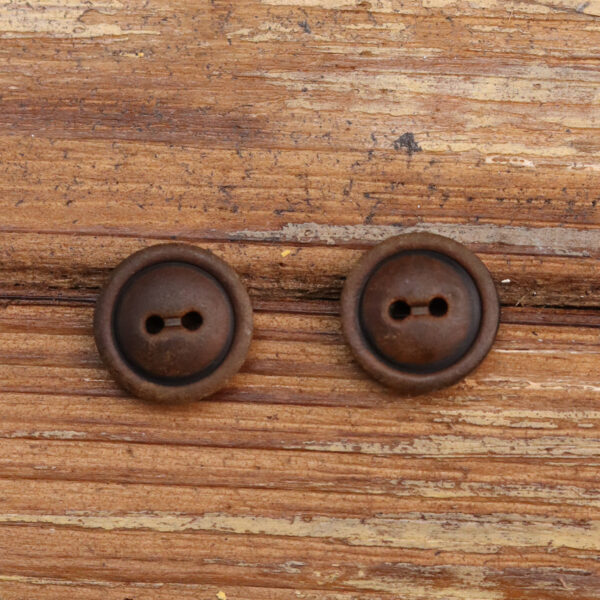 Retro 2 Hole Yellowish-Brown Burned Black Natural Horn Buttons 20 Pack - Image 2