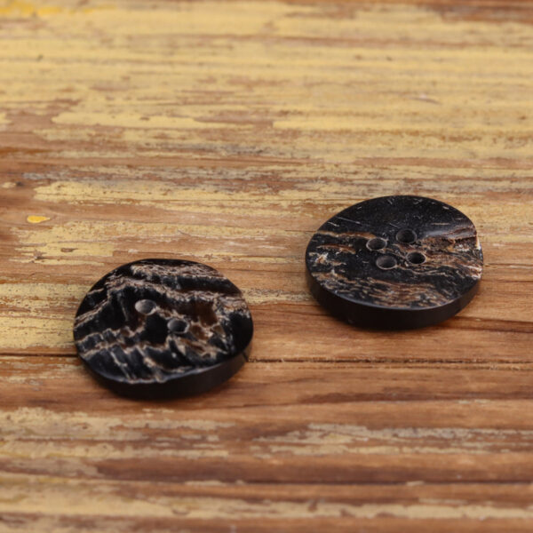 18L-40L Black Flat Irregular Textured Rustic Horn Buttons 30 Pack (6 Sizes) - Image 2