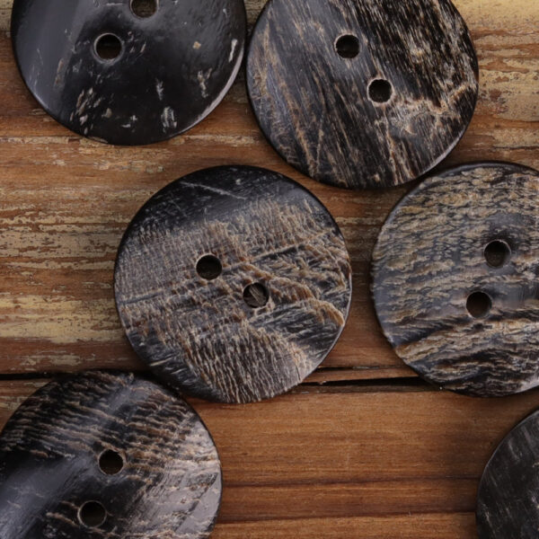 18L-40L Black Flat Irregular Textured Rustic Horn Buttons 30 Pack (6 Sizes) - Image 6