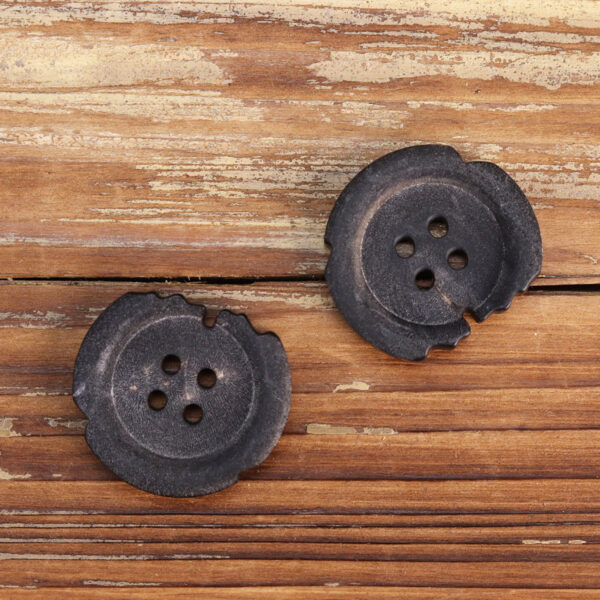 Irregular Ruins Style Frosted Teeth-Patterned Natural Horn Buttons 12pcs - Image 3