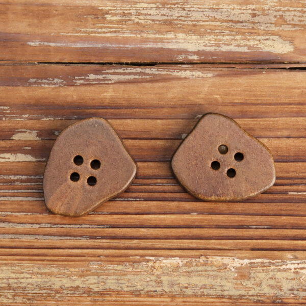 15-25mm Irregular Shaped Burned Black Coffee Horn Buttons 10pcs - Image 4
