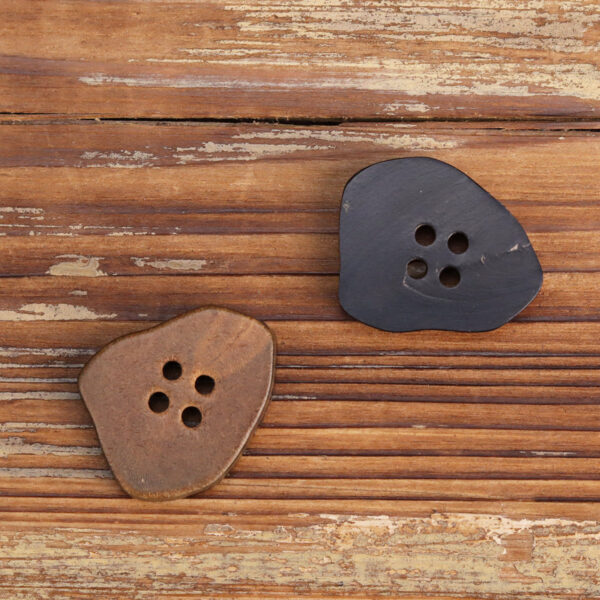 15-25mm Irregular Shaped Burned Black Coffee Horn Buttons 10pcs - Image 2