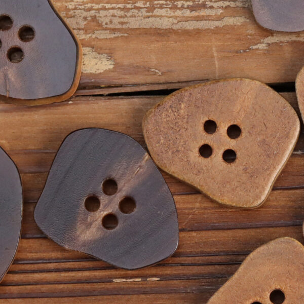 15-25mm Irregular Shaped Burned Black Coffee Horn Buttons 10pcs - Image 7