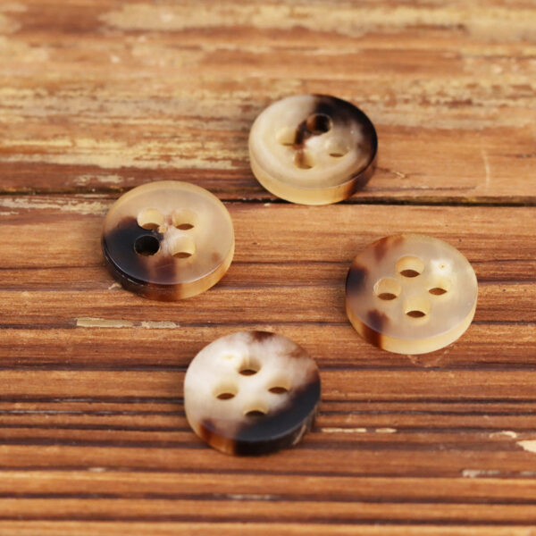 14MM Beige-Black Round Four-Hole Flat Yellow Cattle Horn Buttons 10pcs - Image 2