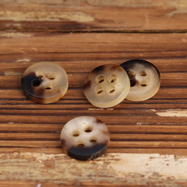 14MM Beige-Black Round Four-Hole Flat Yellow Cattle Horn Buttons 10pcs - Image 4