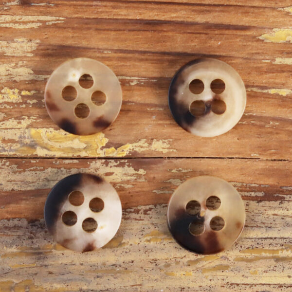 14MM Beige-Black Round Four-Hole Flat Yellow Cattle Horn Buttons 10pcs - Image 3