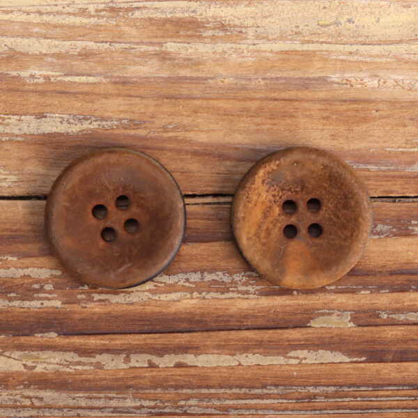 15/18/20mm Bowl-Shaped Dark Red Genuine Horn Buttons 15 Pack - Image 3