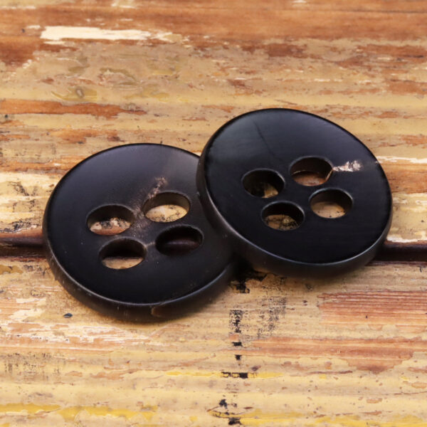 25MM Large-Eye Four-Hole Black Horn Buttons 20pcs - Image 2