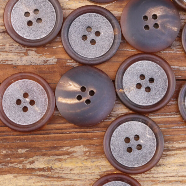 32L Light Coffee Matte Rock-Like Texture Horn Buttons 20pcs - Image 3