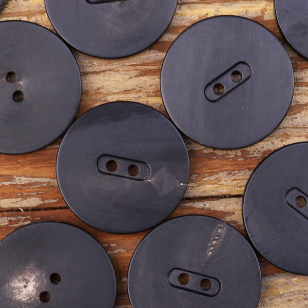 Black Dark Coffee Two-Eye Retro Horn Buttons 30 Pack (6 Sizes) - Image 4