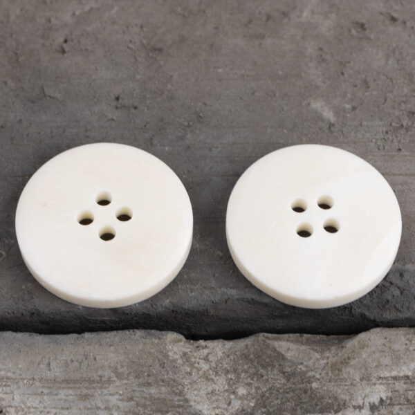 15/20/25mm Off-White Wide-Edged Bovine Bone Buttons 18 Pack - Image 3