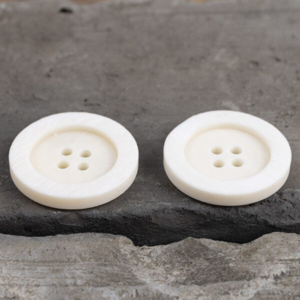 15/20/25mm Off-White Wide-Edged Bovine Bone Buttons 18 Pack - Image 4