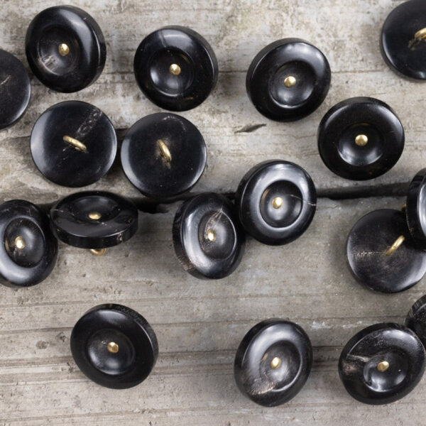Black Deep Coffee Wide-Edged Shank Horn Buttons 20 Pack (5 Sizes) - Image 5