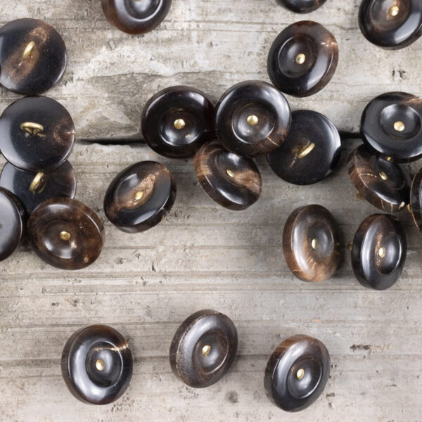 Black Deep Coffee Wide-Edged Shank Horn Buttons 20 Pack (5 Sizes) - Image 6