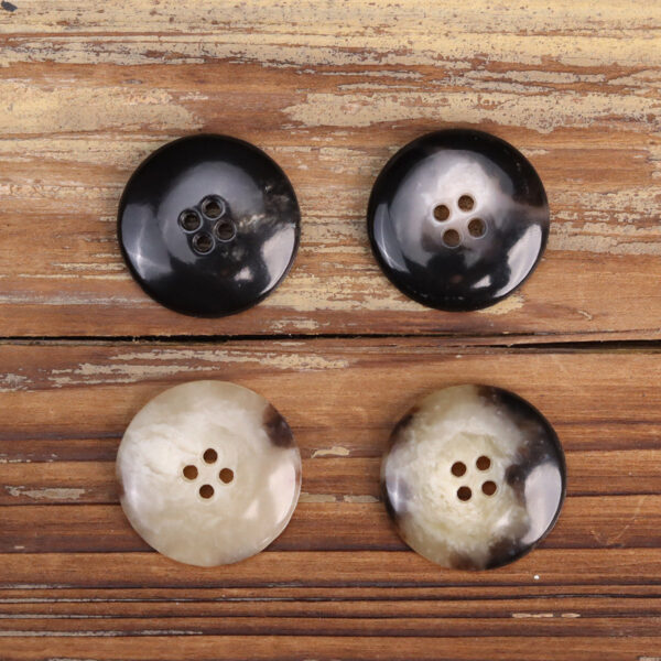 Imitation Yellow Cattle Horn Urea Buttons 30 Pack (5 Sizes) - Image 2