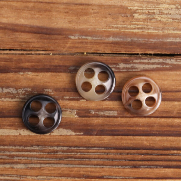11.5mm Large-Eyelet Urea Buttons 36 Pack (3 Colors) - Image 2