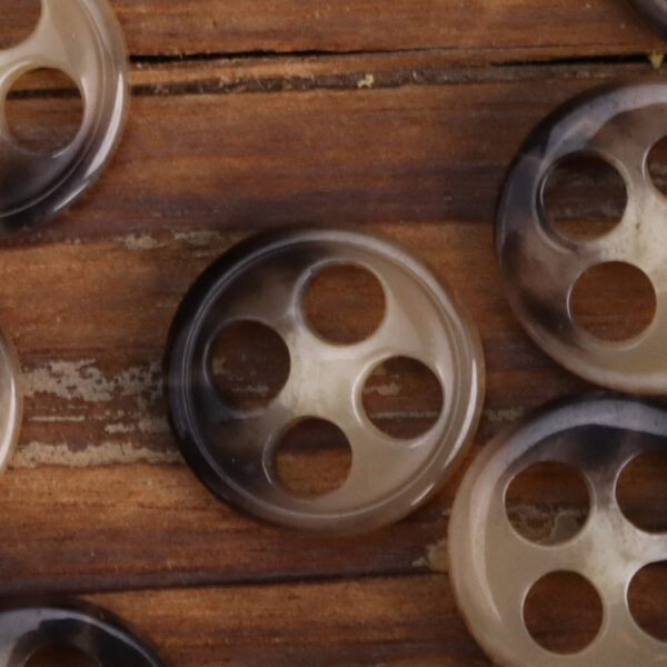 11.5mm Large-Eyelet Urea Buttons 36 Pack (3 Colors) - Image 4