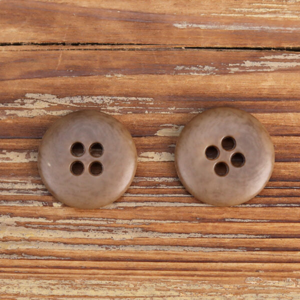 Minimalist Thin-Edged Khaki Retro Dune Style Urea Buttons 30pcs - Image 3