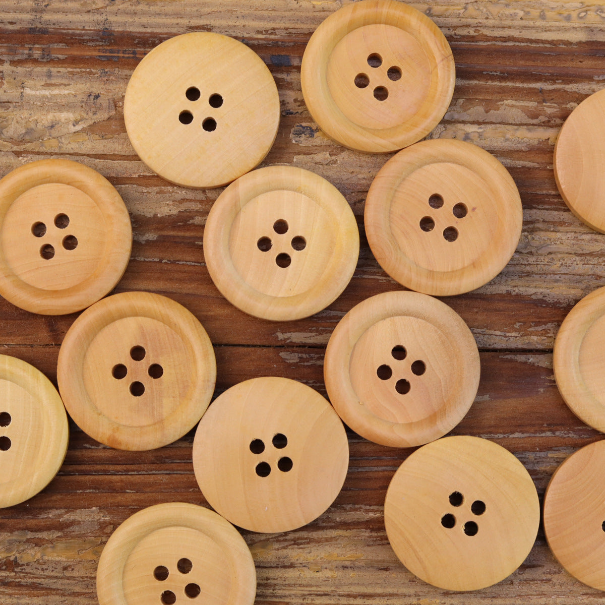 18-44L Natural Solid Wood Round 4 Hole Buttons 40 Pack (8 Sizes) - Image 3