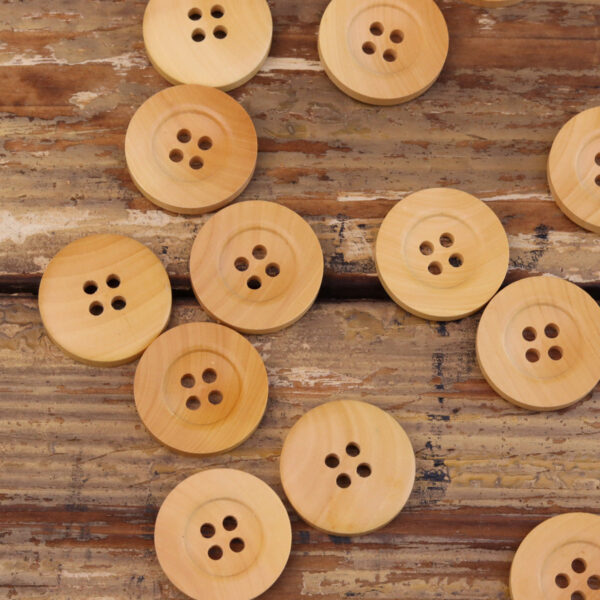16-40L Wide Rim Natural Wood Four-Hole Buttons 60 Pack - Image 5