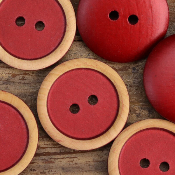 18-40L Round 2-Hole Wooden Buttons Red Green White 30 Pack - Image 4