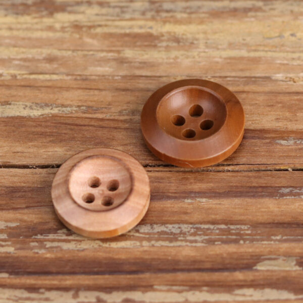 18-24L Natural Burned-Edge Brown Beveled Wooden Buttons 40 Pack - Image 3