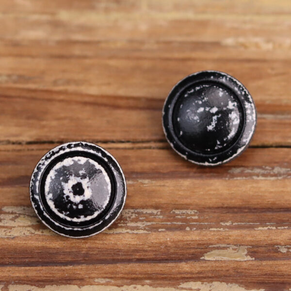 18L Vintage Distressed Black White Lacquered Wooden Buttons 12pcs - Image 3