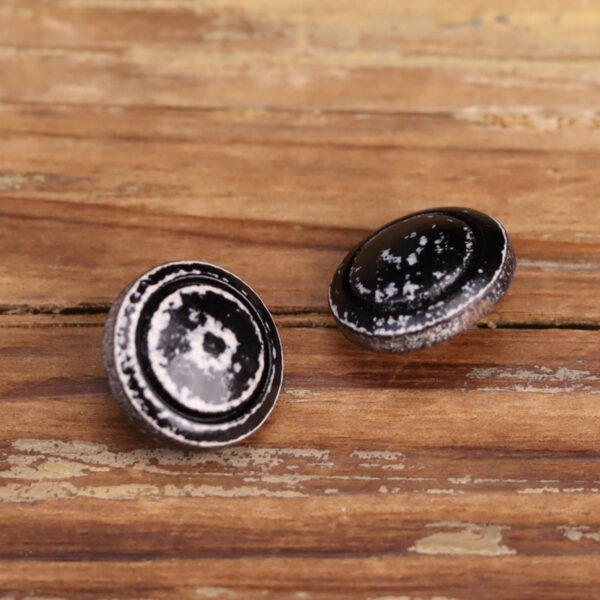 18L Vintage Distressed Black White Lacquered Wooden Buttons 12pcs - Image 5