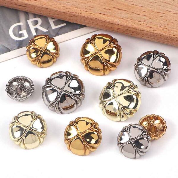 24L/28L/32L/36L Domed Clover-Shaped Metal Shank Buttons 30 Pack