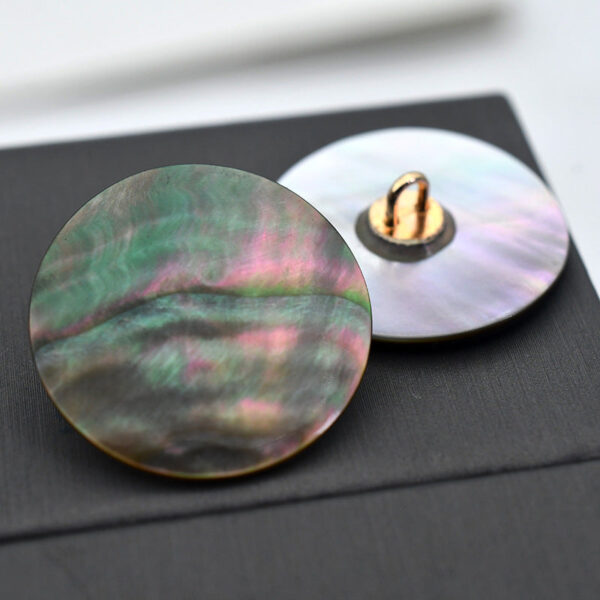 Natural Shell Round Buttons with Metal Shank for Sweaters Bags 90 Pack - Image 7