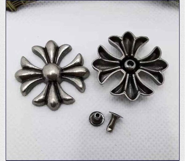 Vintage Punk Cross Rivets – Antique Silver Gothic Studs 30 Pack