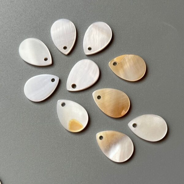 20L Natural Freshwater Pearl Shell Buttons 40pcs - Image 3