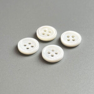 14L-24L Round Edge Four-Hole Natural White Pearl Shell Buttons 40pcs
