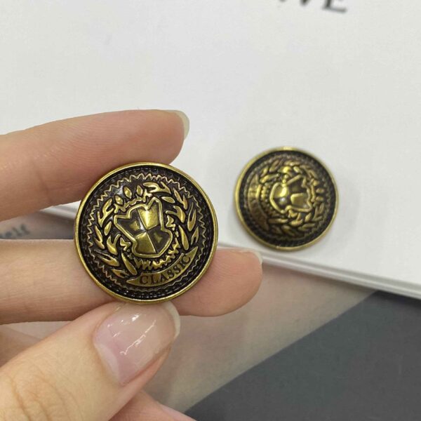 15-23mm Retro Gold Round Peace Shield Metal Shank Buttons 20pcs