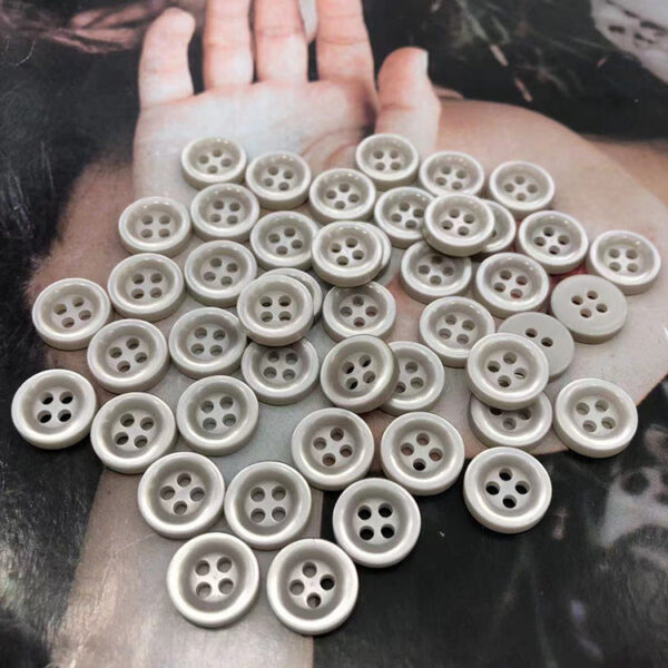 11.5mm Grey Resin Round Shirt Buttons with 4 Holes 100pcs - Image 9