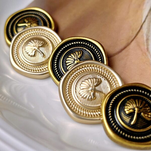 18/23mm Pentagon Vintage Apricot Leaf Metal Button 20pcs - Image 2